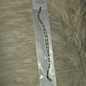 Ping Silver Hair Accessory with Clear Embellishments